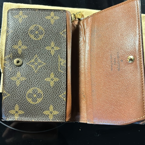 Louis Vuitton wallet - Picture 8 of 12
